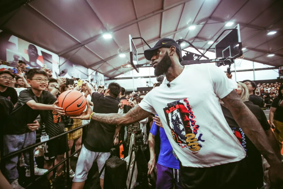 连续30场非友谊赛保持不败，西班牙是历史第四队（西班牙完成非友赛30场不败，位列历史第4）