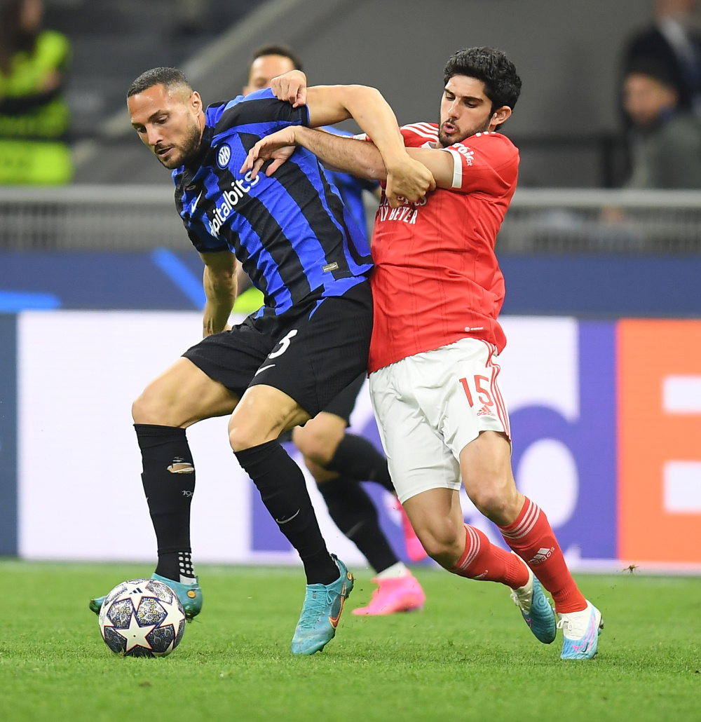 瑞天空：AC米兰与阿利松接触，利物浦对明夏转会持开放态度（瑞天空：米兰已与阿利松取得联系，利物浦对其明夏转会持开放立场）