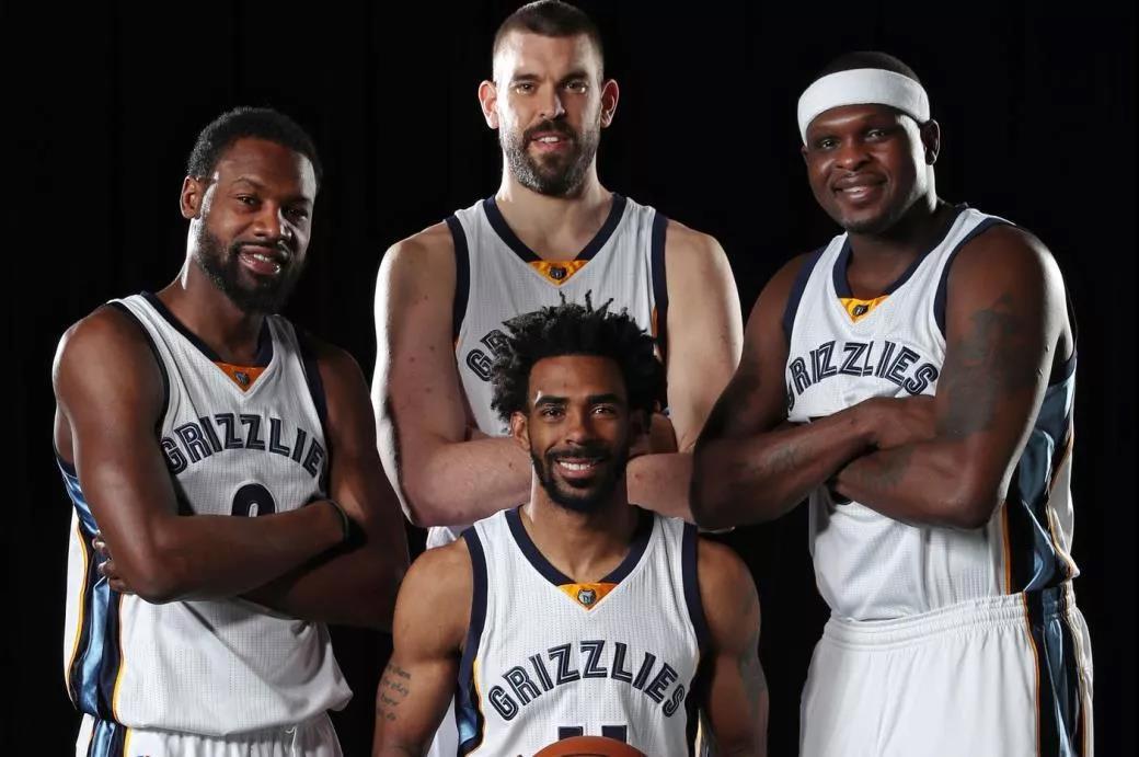 阿森纳欧冠小组／联赛阶段取得10连胜，仅次于拜仁和利物浦（阿森纳欧冠小组赛及联赛阶段豪取10连胜，位列拜仁、利物浦之后）