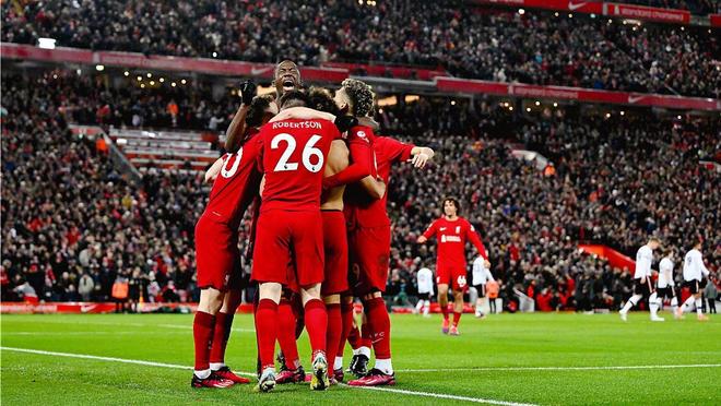 贝纳蒂亚：我和德布劳内谈过，但当时他已接近签约那不勒斯了（贝纳蒂亚称曾与德布劳内沟通，但当时他已基本确定加盟那不勒斯）