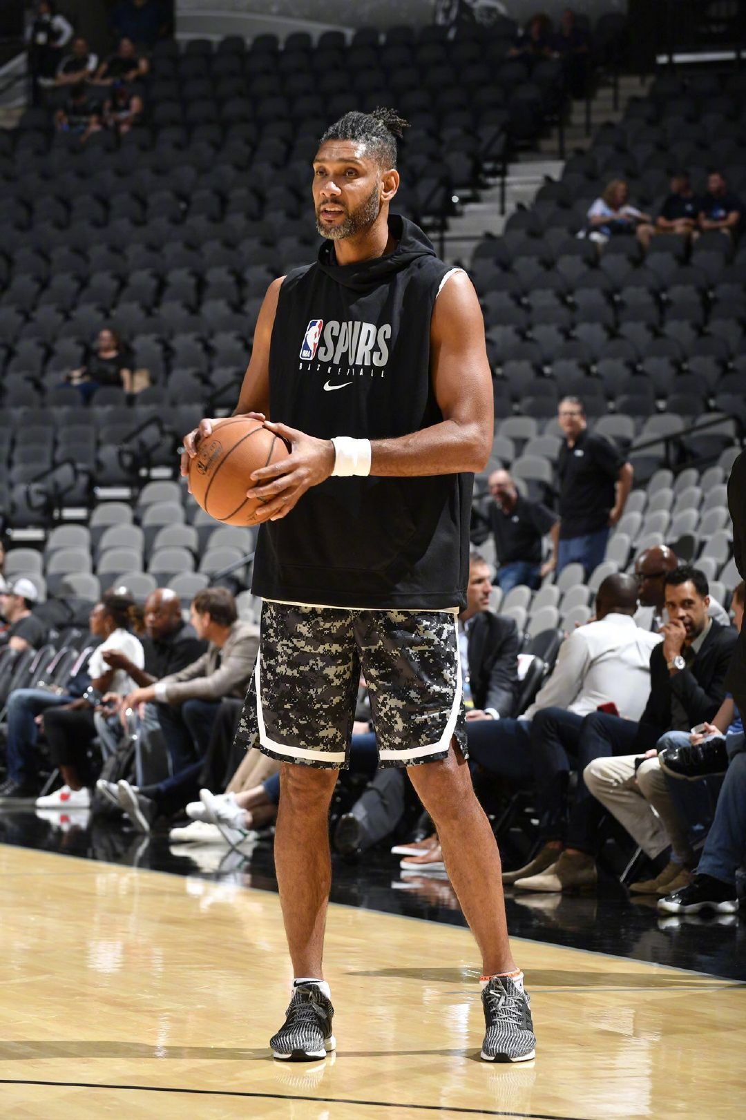 比利时年度最佳教练候选：孔帕尼、摩纳哥主帅波科尼奥利在列（比利时年度最佳教练候选名单出炉：孔帕尼与摩纳哥主帅波科尼奥利入围）