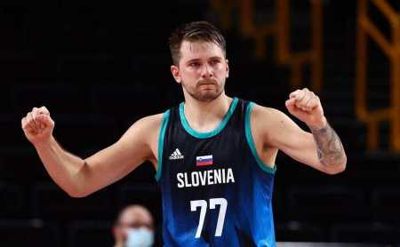 篮球社交属性为何如此强？（篮球的社交性为何格外突出？）