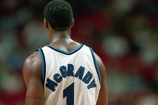 琼斯今日贡献8次抢断创生涯新高，也是自保罗后鹈鹕队史首人（琼斯单场8次抢断刷新生涯纪录，成保罗以来鹈鹕首位达成者）