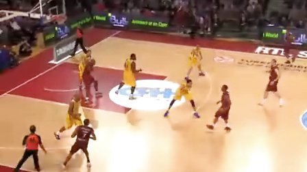 NBA历史单场命中12记或以上三分场次最多：库里5场&克莱3场（NBA史上单场至少命中12个三分球的场次最多：库里5场，克莱3场）