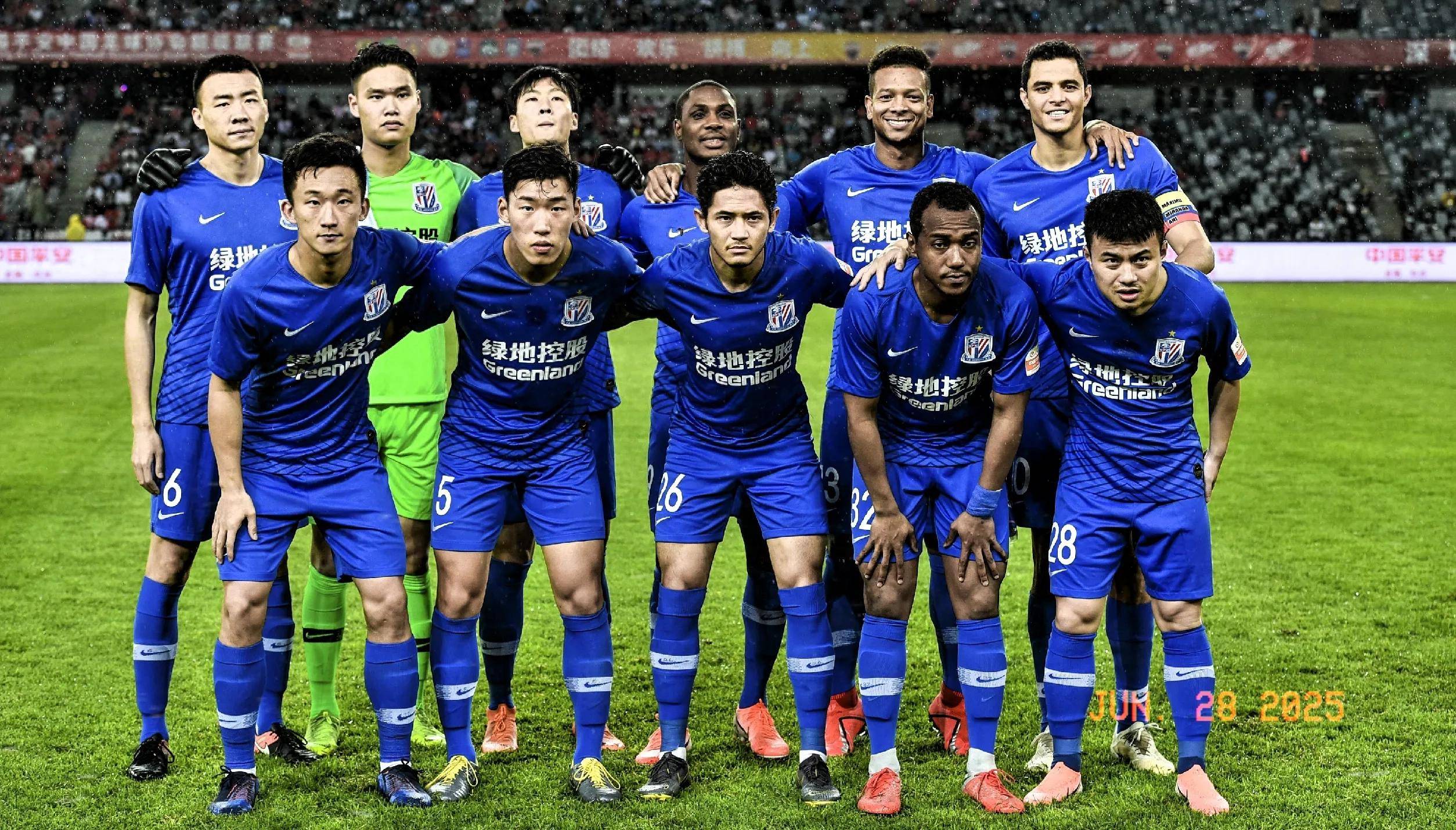 云南玉昆野心不小，一口气连续敲定两位巴西新外援，中超争冠新搅局者浮现（云南玉昆连签两名巴西外援，争冠野心尽显，中超新搅局者崛起）