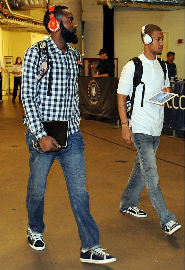 铜梁龙马钰钧庆祝冲超：和一群志同道合的兄弟取得伟大的成绩（铜梁龙马钰钧冲超之夜：与志同道合的兄弟携手缔造辉煌）