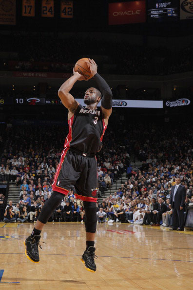 亚冠出线生死局！布里兰主场迎江原FC，泰超霸主能否锁定先机？（亚冠生死战来袭！布里兰主场碰江原FC，泰超王者能否先拔头筹？）