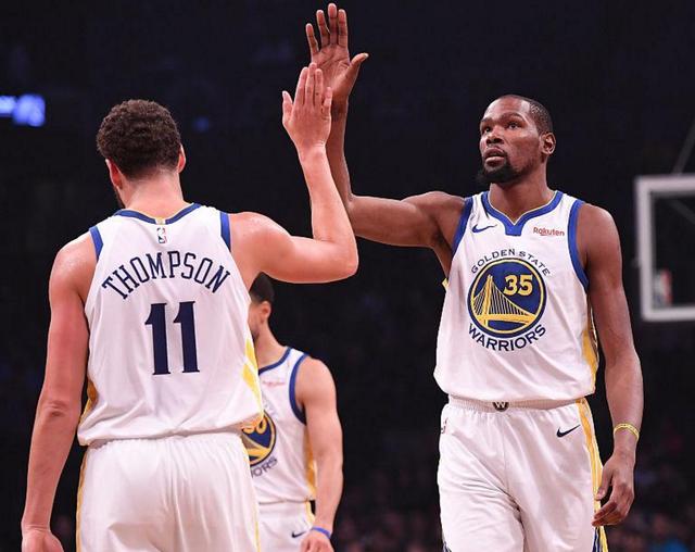 11助攻0失误！詹姆斯本赛季第二次助攻上双且失误不超1次（詹姆斯11助攻零失误，本季第二次助攻上双且失误不超过1次）