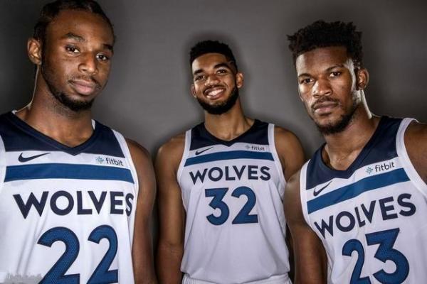 世界大学生运动会篮球比赛开打（世界大学生运动会篮球项目拉开战幕）