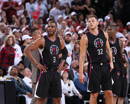 梅西：布斯克茨和阿尔巴能以这样的方式退役非常美好（梅西：布斯克茨、阿尔巴能以这种方式退役，令人欣慰）