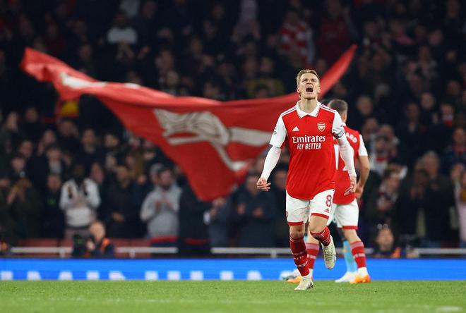 斯基拉：吉乌曾接近外租比萨，但切尔西希望让球员留在英超（斯基拉：吉乌一度接近租借加盟比萨，切尔西更倾向将其留在英超）