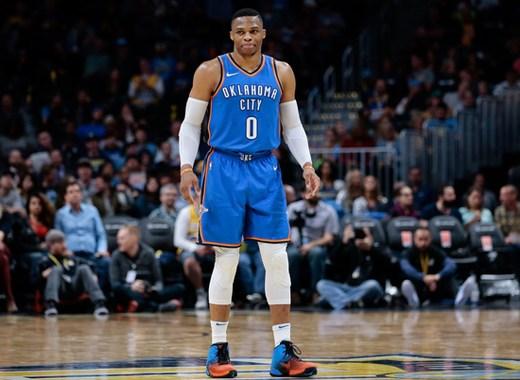 法甲战报：格林伍德双响、奥巴梅杨传射，马赛5-1尼斯登顶（法甲快讯：格林伍德梅开二度，奥巴梅杨传射建功，马赛5-1大胜尼斯升至榜首）